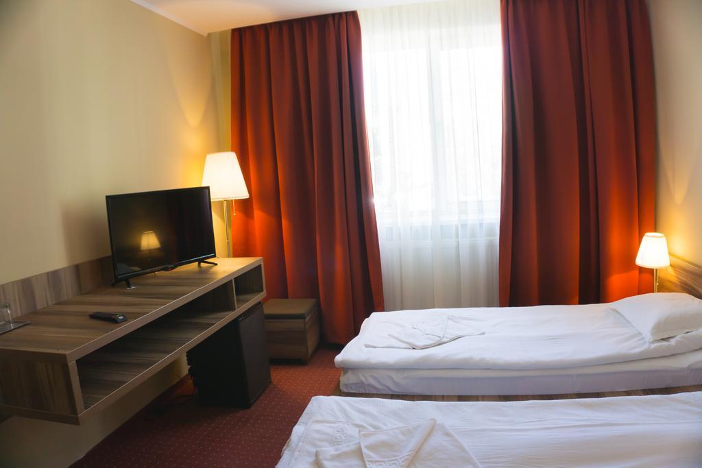 Hotel Merkur Miercurea Ciuc Exterior foto